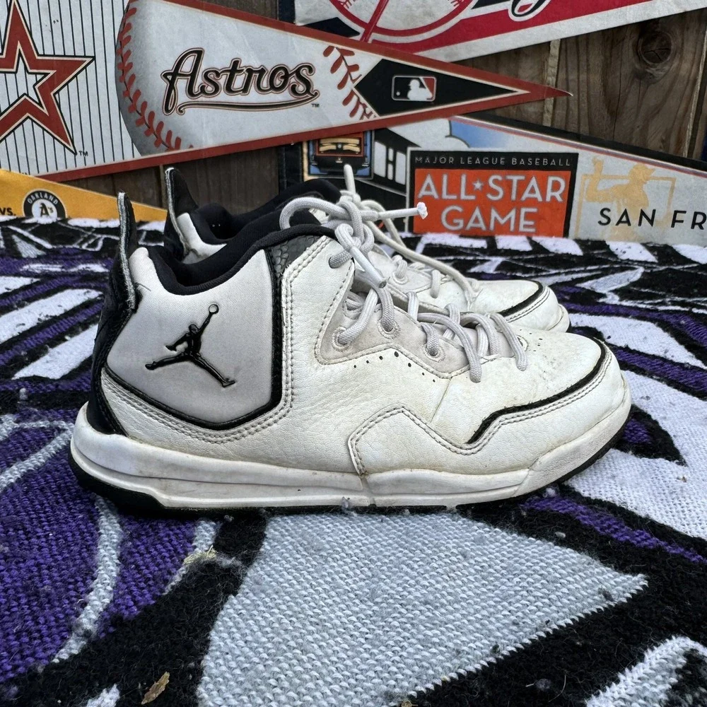Size 2.5Y‎ - Nike JORDAN COURTSIDE 23 PS AQ7734-100